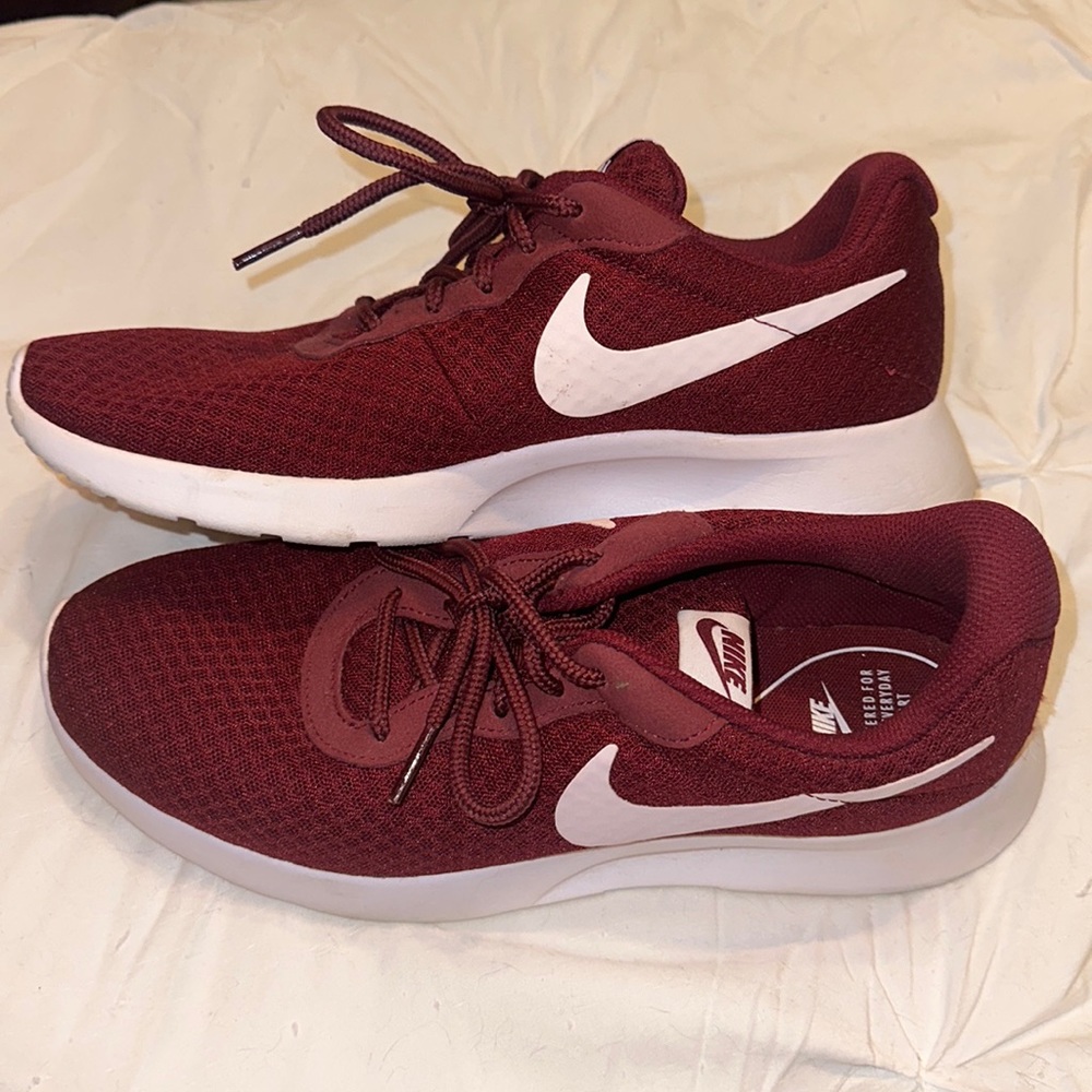 Nike Size 9 burgundy & white